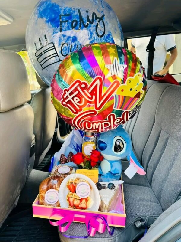 Peluche con globo personalizado y Desayuno